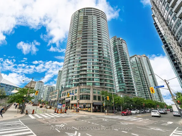 361 Front St W #3303, Toronto, ON M5V 3R5