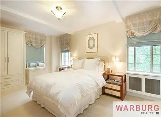 Sold by Warburg | media 19