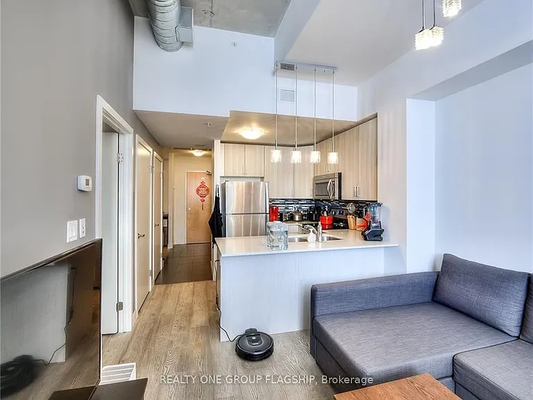 1 Victoria St S #501 — Photo 10