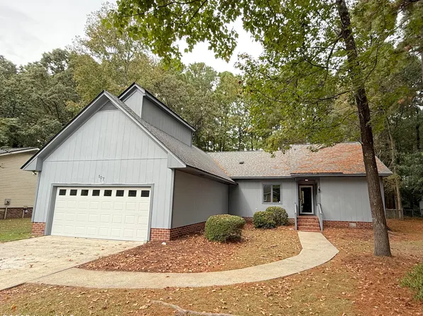 107 E Baywood Lane, Greenville, NC 27834