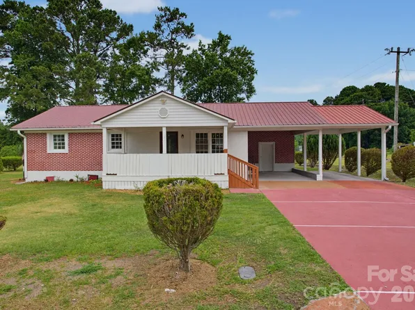 149 Dobbins St, Wallace, NC 28466