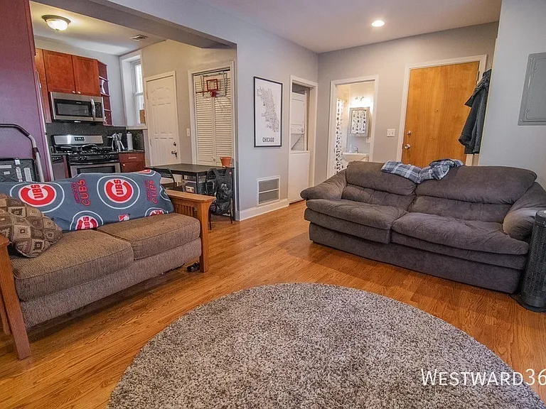 4330 N Sacramento Ave #2E — Photo 6