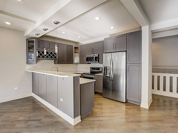 3rd image of 6349 S Woodlawn Ave #1A