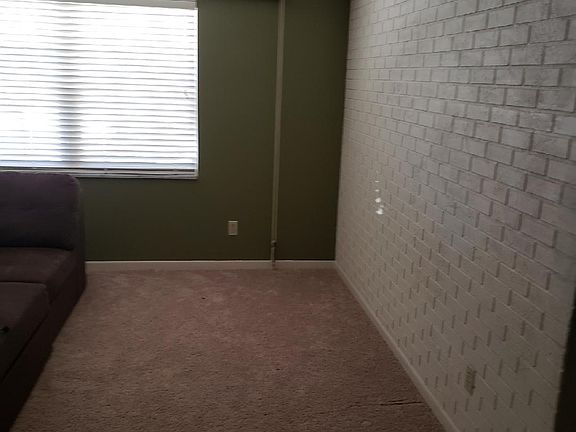 4th image of 904 Cedar Dr