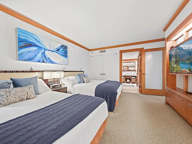 6801 Collins Ave #604 — Photo 9