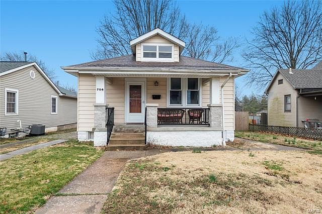 1st image of 706 Lee Ave