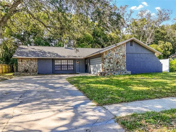 17612 Meadowbridge Dr, Lutz, FL 33549