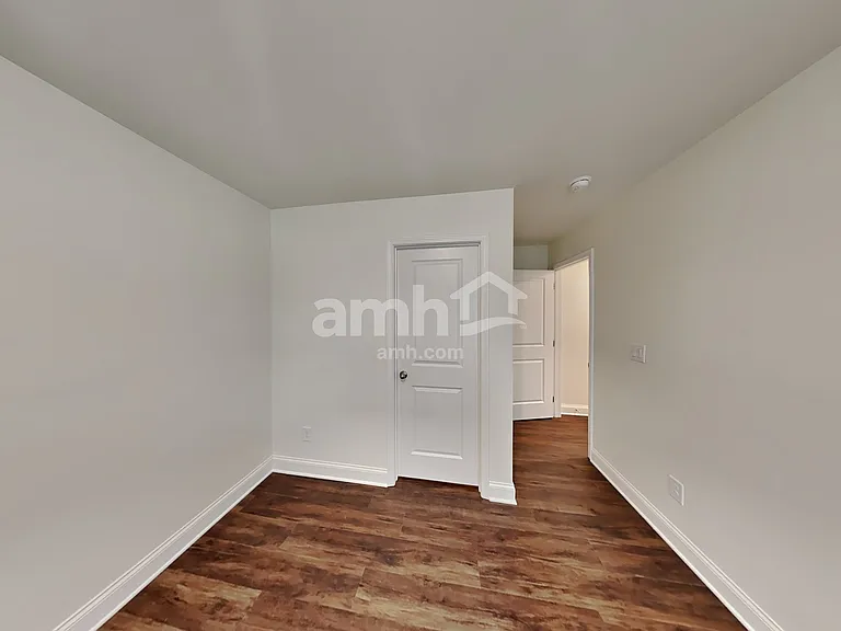 290 Willow Ln — Photo 16