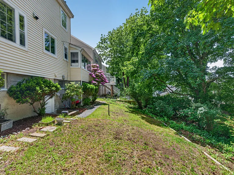 64 Redlands Rd — Photo 28