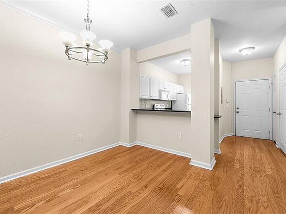 3rd image of 5007 NW 45TH ROAD #103