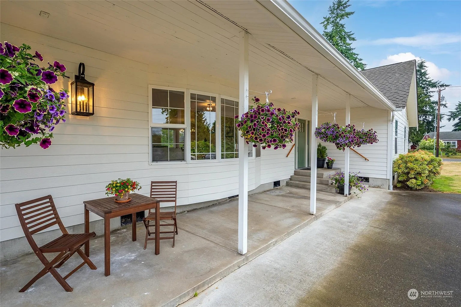 17040 Brunswick Street photo 1