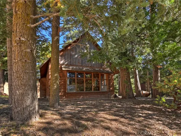 365 Cedarbrook Dr, Twin Peaks, CA 92391