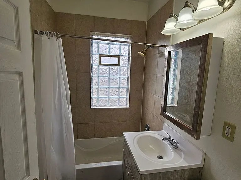 3520-3522 W Mt. Vernon Ave. — Photo 4