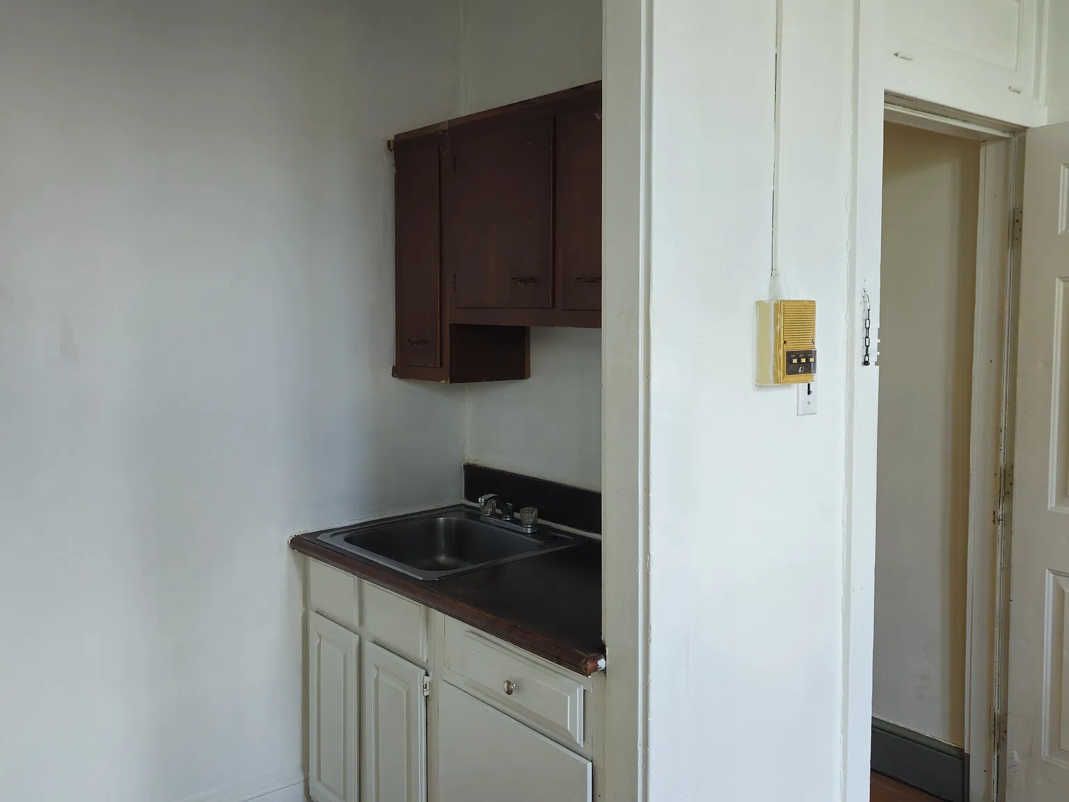 1 bed, 1.5 bath, 1000 sqft, $1,000 — Photo 4