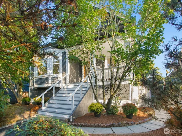 2035 N 77th Street, Seattle, WA 98102