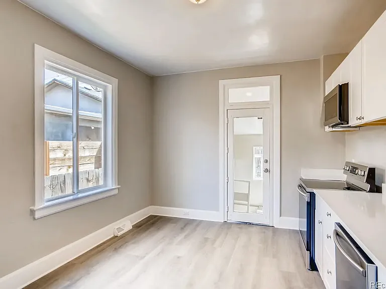 4352 Josephine St — Photo 8