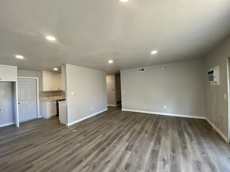 8821 Greenbrook Way — Photo 8