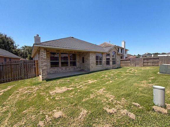 5th image of 5704 Shady Hollow Ct