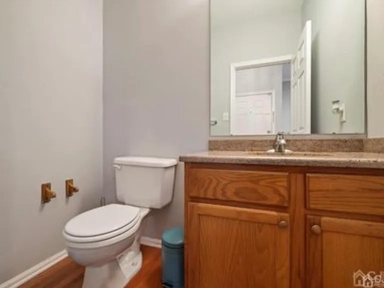 1211 Blossom Cir — Photo 24