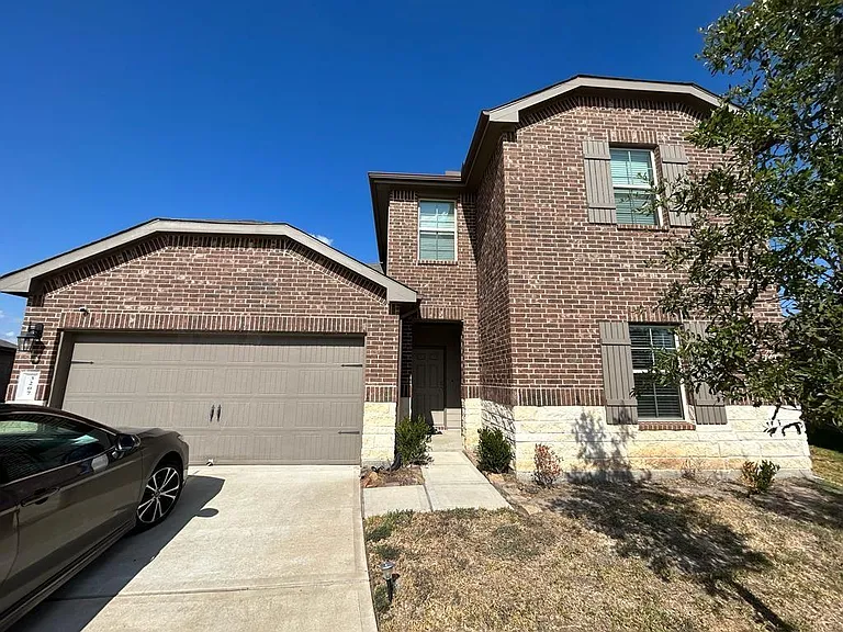 3207 Sumac Dr — Photo 2