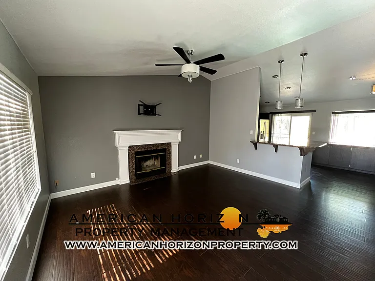 204 Epworth Ct — Photo 5