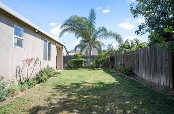 1625 Jardin Way — Photo 15