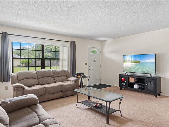 5th image of 790 Pembroke Ave NE