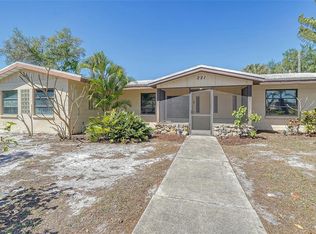 221 Park Blvd N, Venice, FL 34285