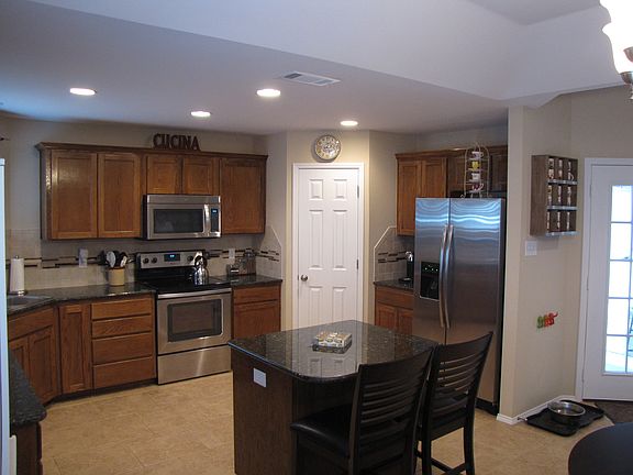 4th image of 4902 Scarlett Oak Dr
