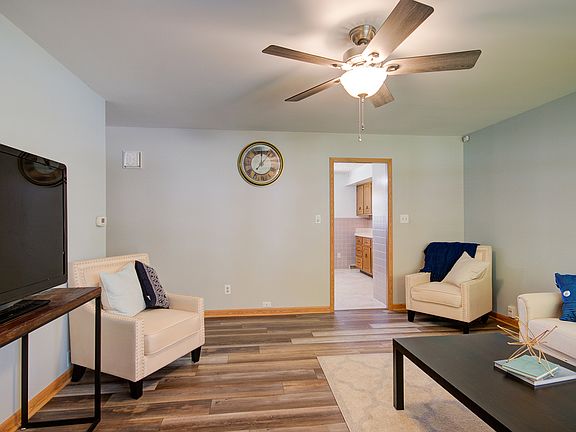 4th image of 313 Fairlane Dr