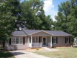 1st image of 413 Willow Branch Dr