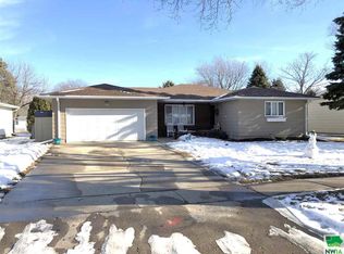 500 Catalina Ave, Vermillion, SD 57069