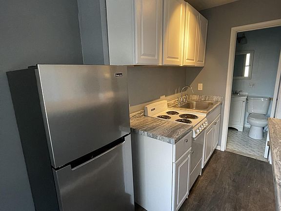 3rd image of 81 Columbia St APT 8