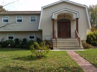 300 Lynwood Pl, Toms River, NJ 08753