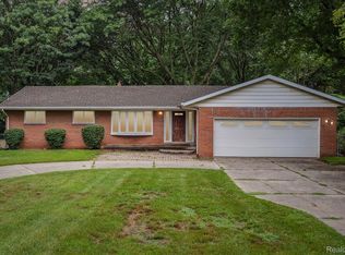 21900 Beech Daly Rd, Brownstown, MI 48134