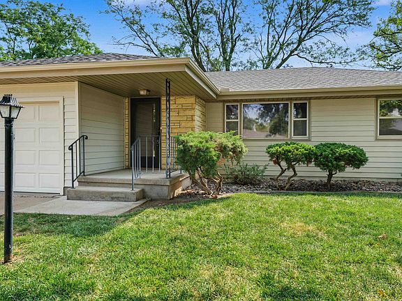3rd image of 2093 Wesley St