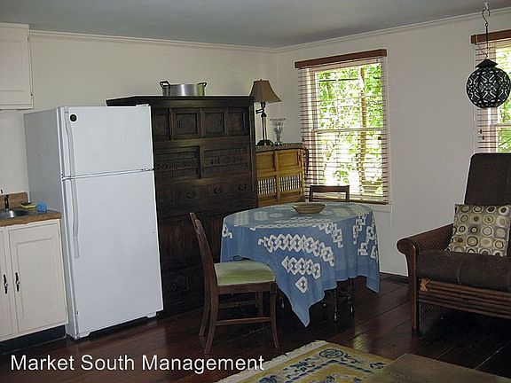2nd image of 420 E Charlton Ln