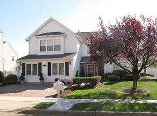 45 Major Dr, Sayreville, NJ 08872