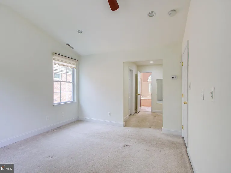 9203 Cedarcrest Dr — Photo 22