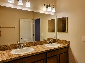 4057 Shade Tree Ln — Photo 17