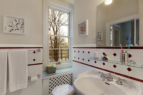 Sold by Corcoran | media 22