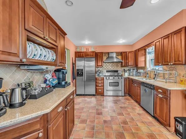 1371 Edwards Ave, Bronx, NY 10461