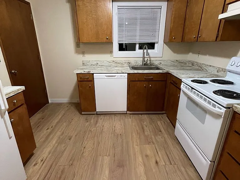 5215 SW 62nd Ave — Photo 6