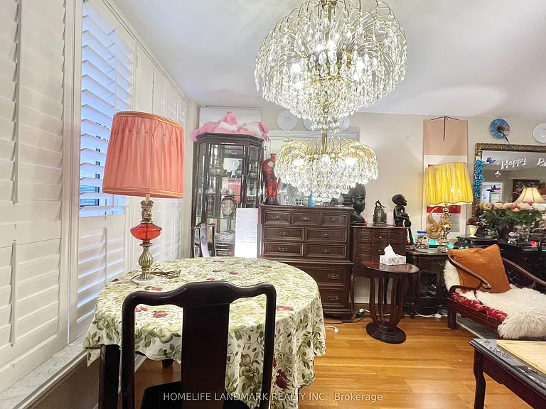 225 Davenport Rd #202 — Photo 8