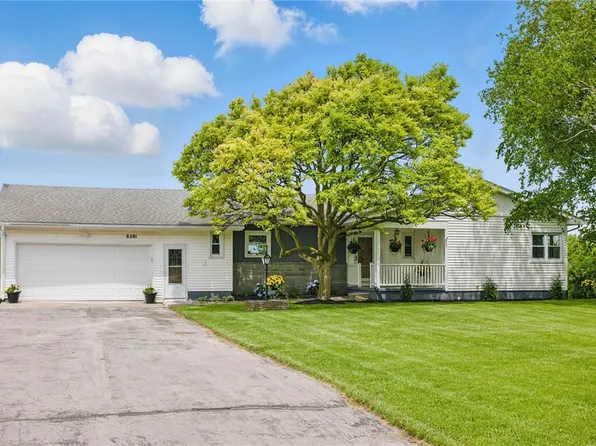 8281 E Main Rd, Le Roy, NY 14482