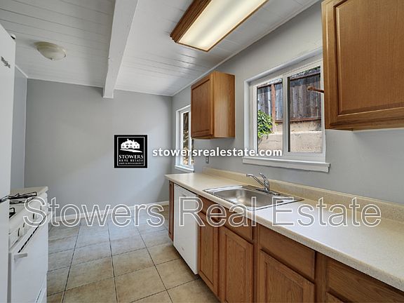 4th image of 2073 Overhill Rd