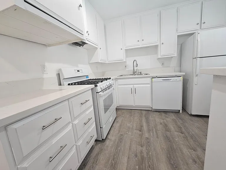 1942 S Corning St #1 — Photo 7