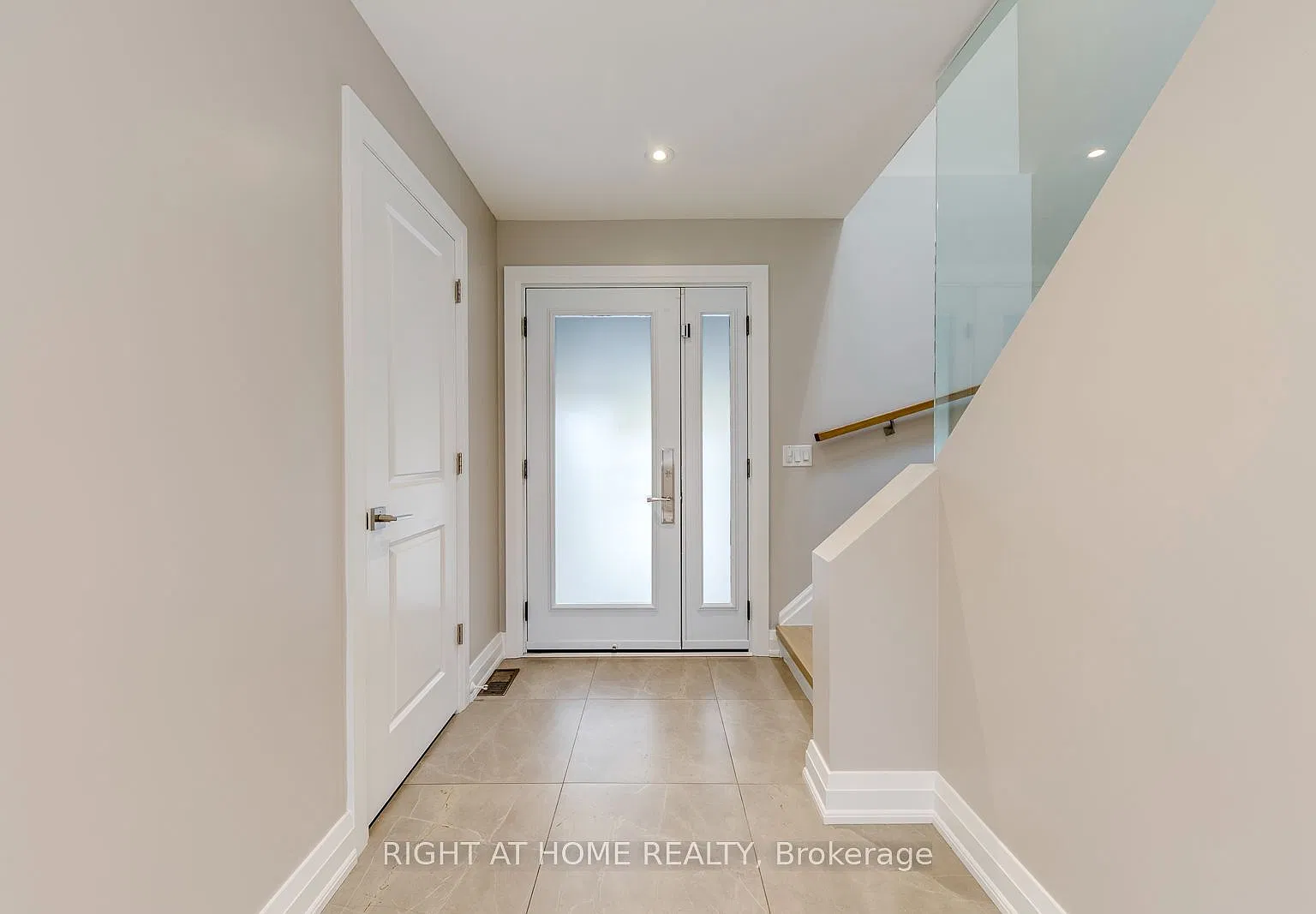 3 bed, $4,300 — Photo 3