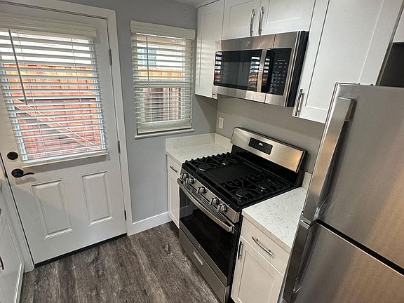 2nd image of 733 Layne Ct #733