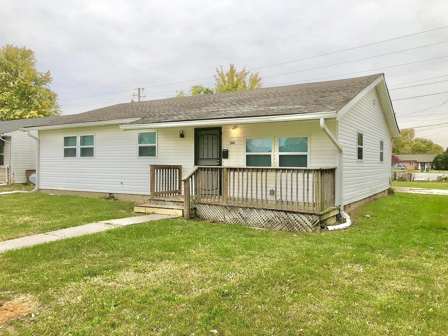 2868 Caroline Ave photo 1